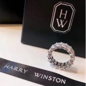 2023 Harry Winston Ring  18k Platinum Diamond